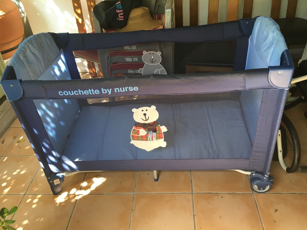 Cama de bebé flexível