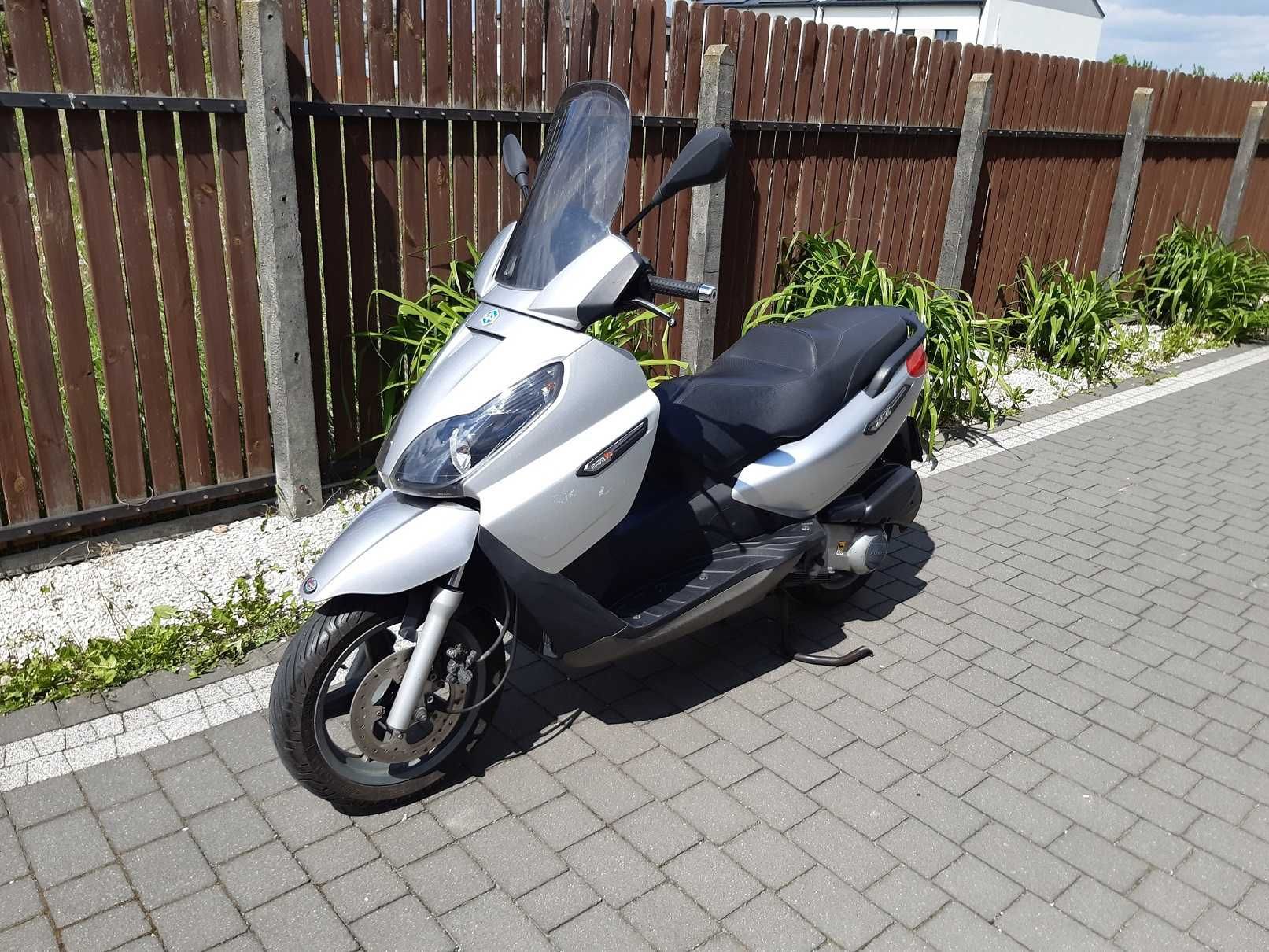 Sprzedam skuter Piaggio X7 250