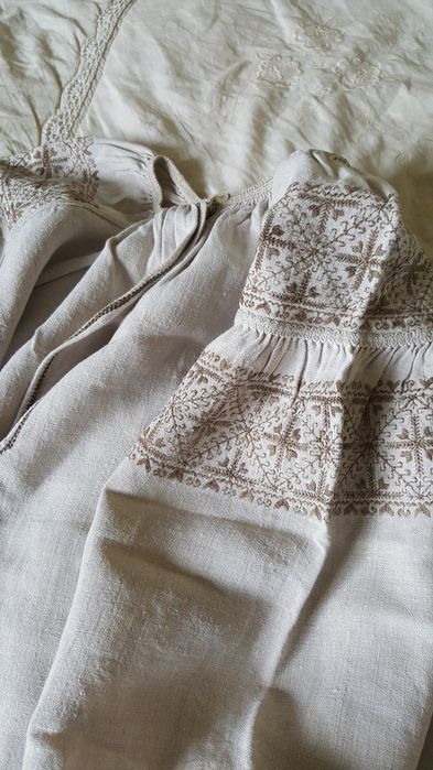 Сорочка автентична, вишита  монохромним взором на конопляному полотні!