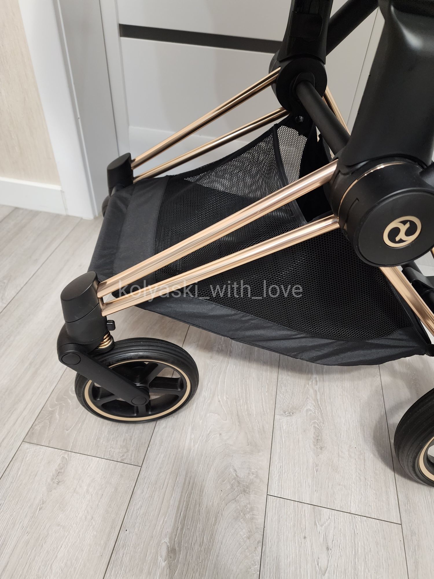 Люлька+шасі Cybex Priam 4.0 peach pink rose gold візочок Сайбекс Пріам