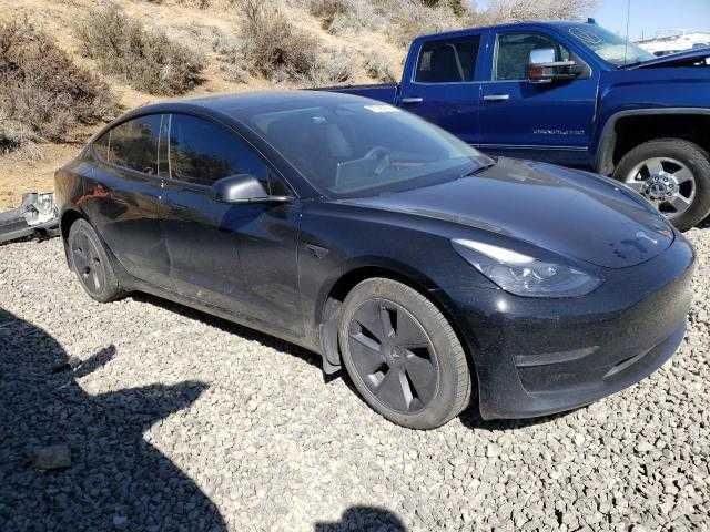 Tesla Model 3 2023 року