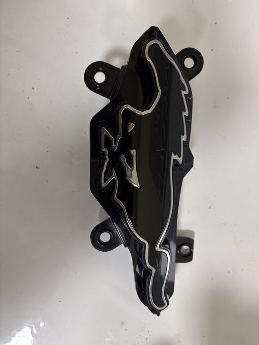 Емблема ford mustang mach-e GT