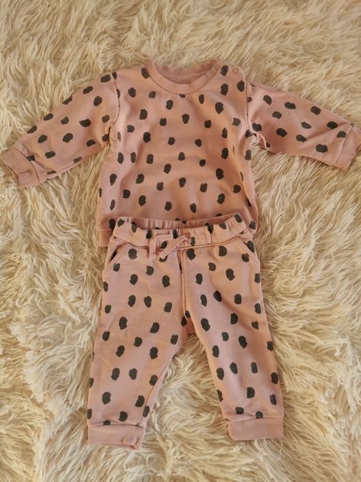 Dres dziewczęcy rozmiar 74