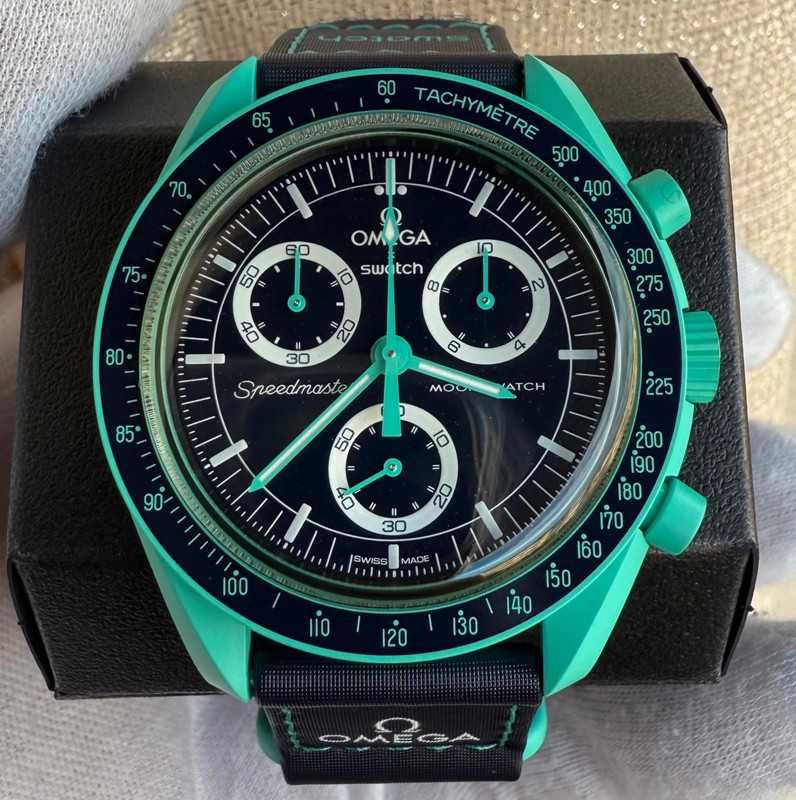 Omega x Swatch Earth SO33L103 - Biokeramika i sneżny styl polarny