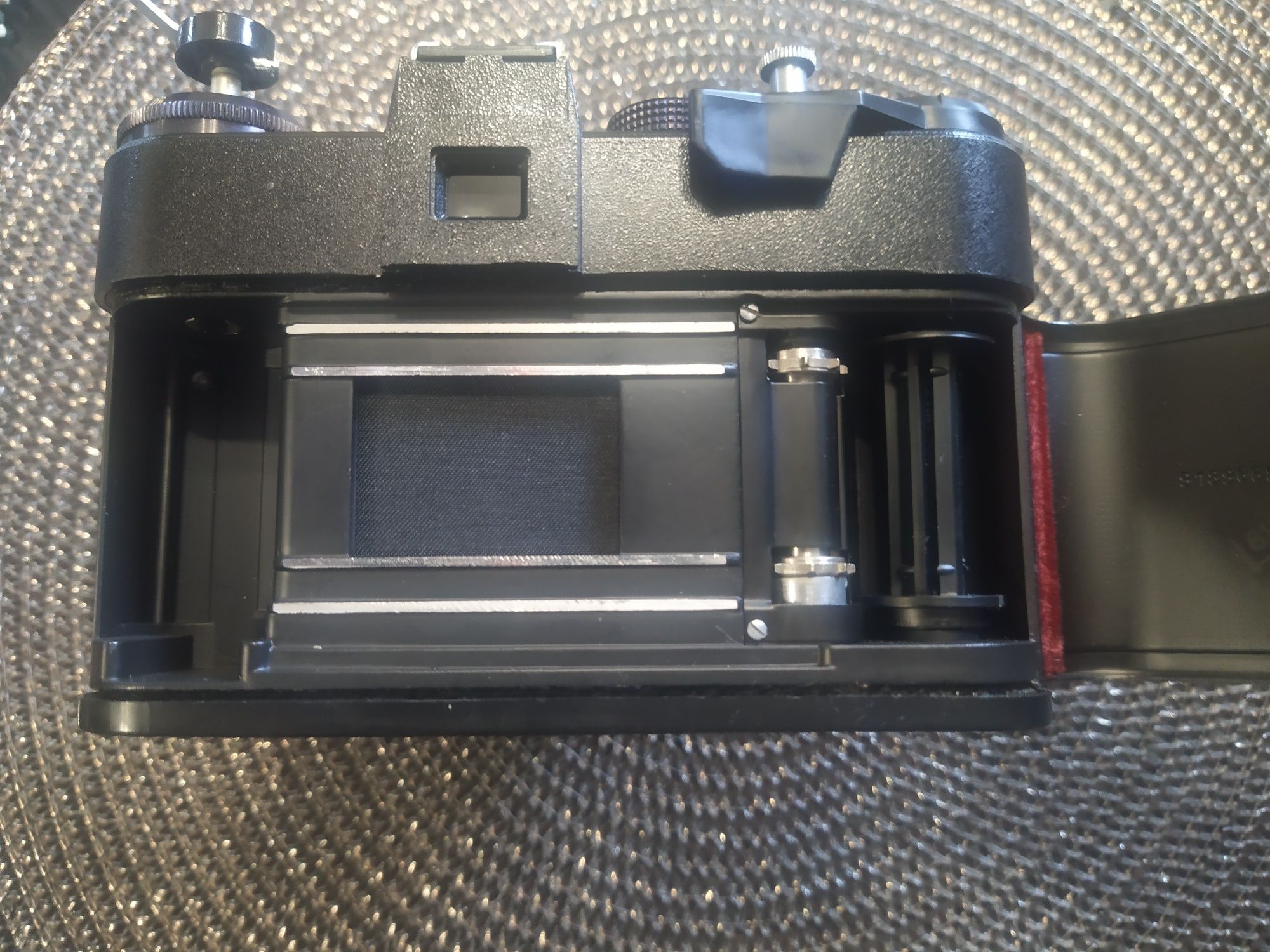 Aparat fotograficzny Zenit z obiektywem HELIOS