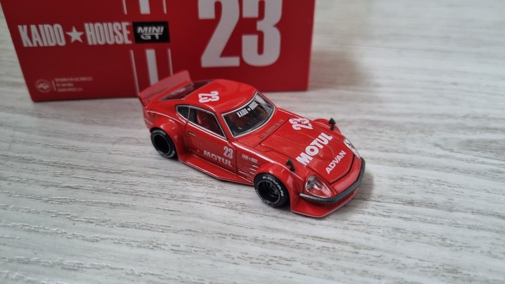 Datsun Fairlady Z MOTUL Kaido House 1:64