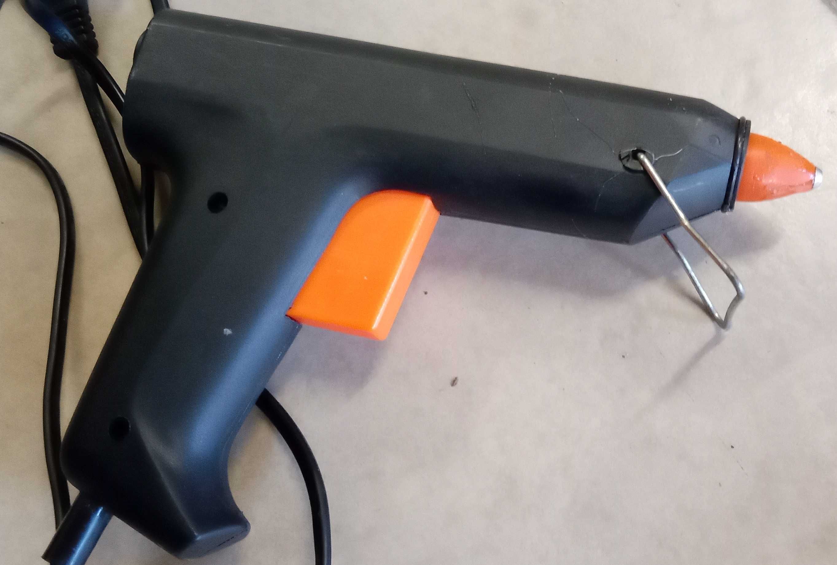 Pistola de colar a quente, operativa, por 5€