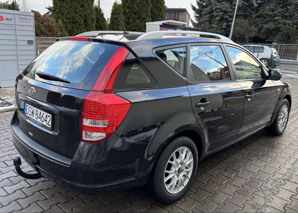 KIA CEED 1.4 90KM • 2010r • KLIMA • HAK • Podgrzewane fotel • BDB STAN