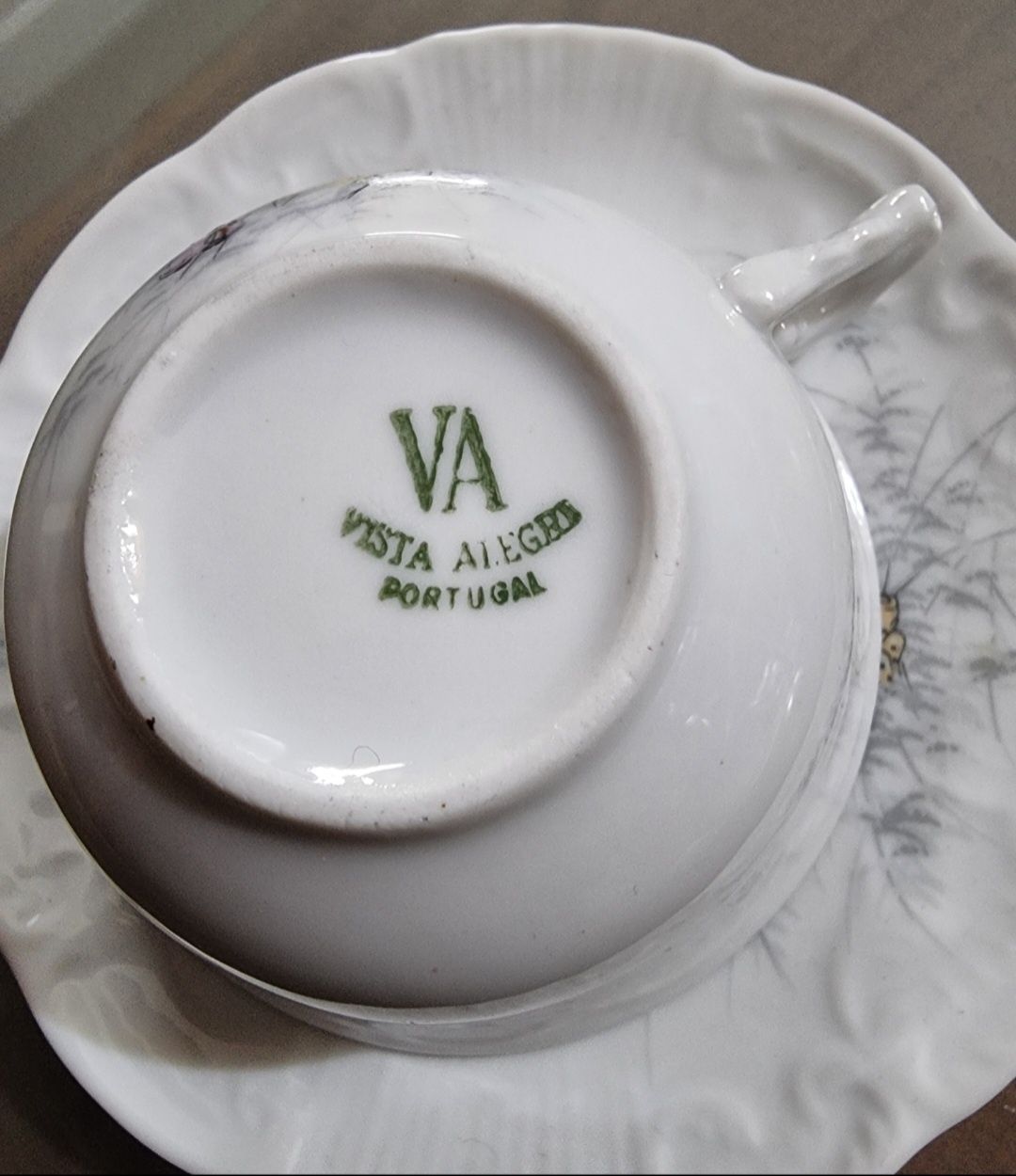 Várias chávenas marcas antigas conhecidas