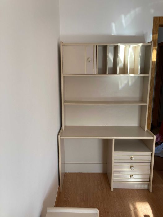 Quarto de Menina completo - Cama+mesa de cabeceira+Secretária