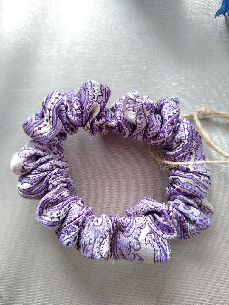 Nowa jedwabna gumka scrunchie