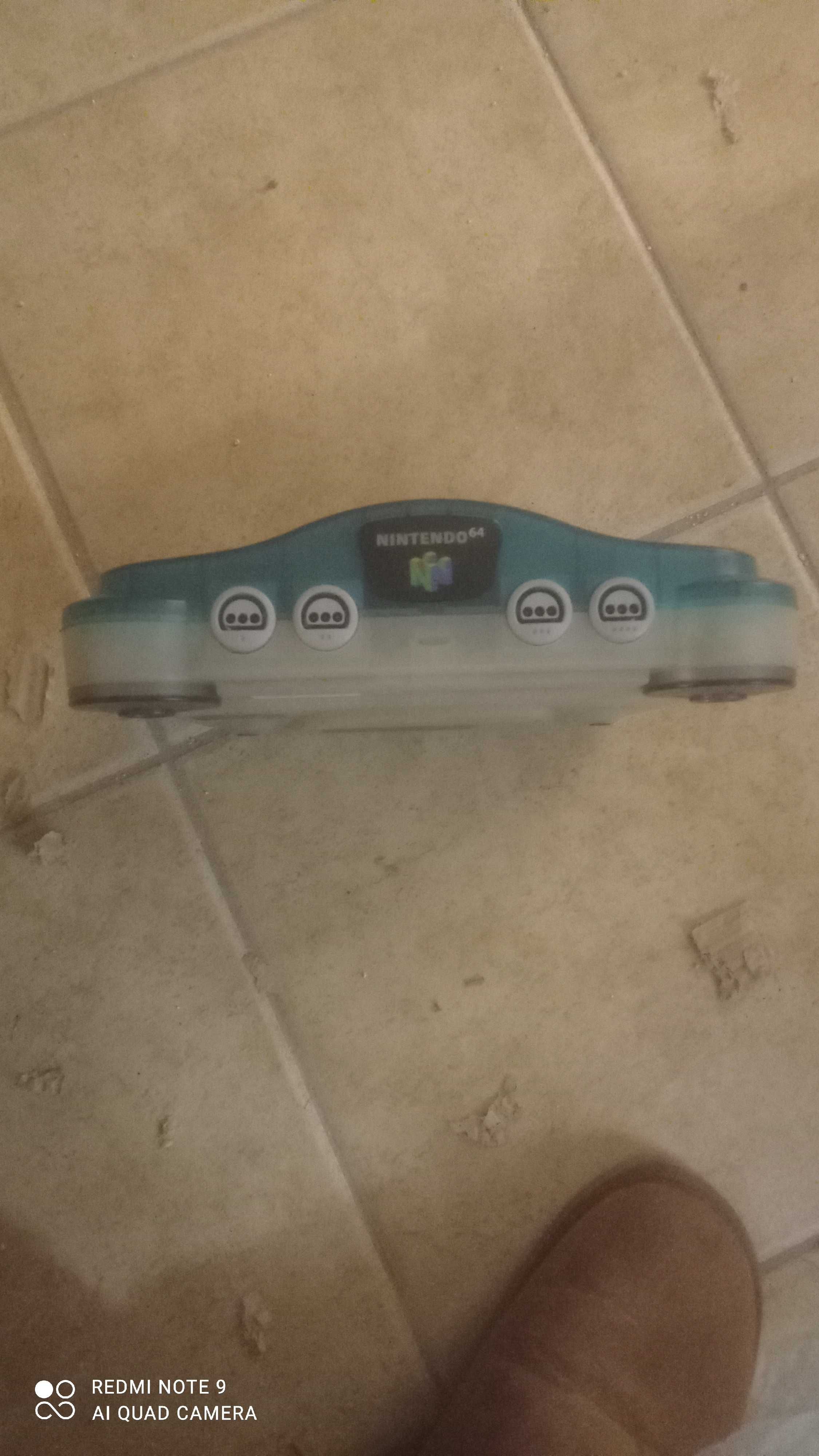 Nintendo 64 com 2 jogos