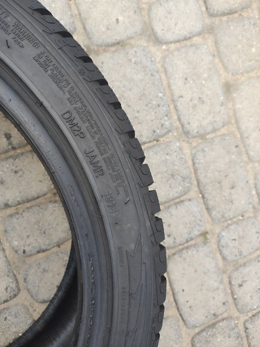 245.40.18 komplet opon zimowych Goodyear Ultra Grip Performance 8mm