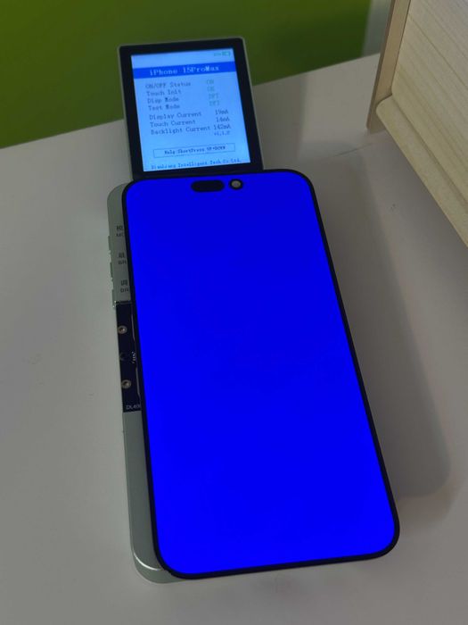 Oryginalny wyświetlacz Apple iPhone 15 Pro Max + górna taśma FVAT