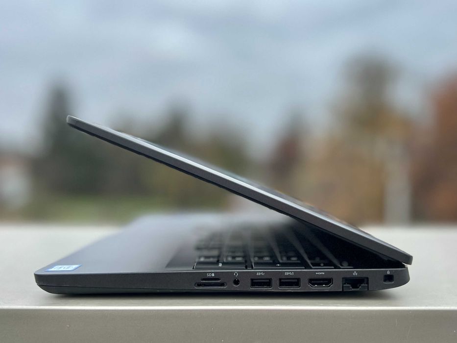 Ноутбук Dell Latitude 5500/i5-8265U/16GB DDR4/SSD 256GB/15.6"FHD IPS