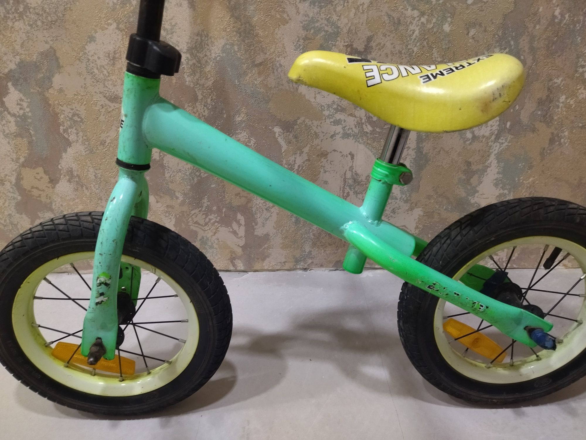 Дитячих велобег салатового кольору 12