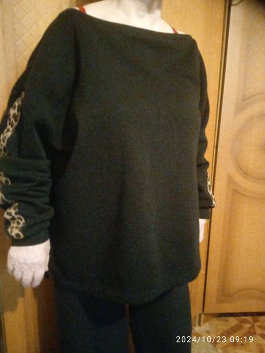 Свитшот-пайта, чёрная.