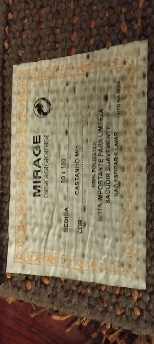 Tapete de casa castanho