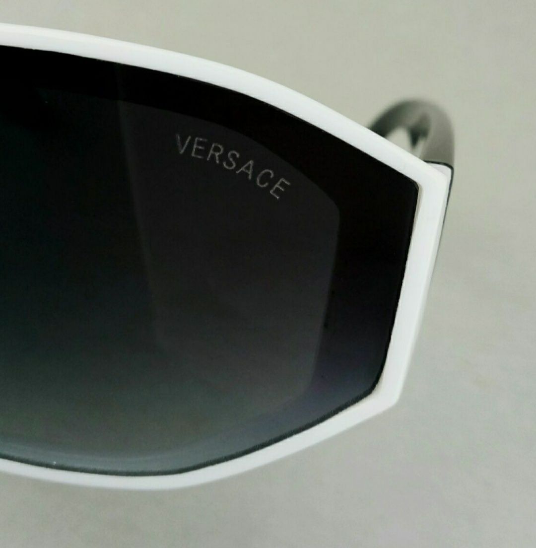 Versace стильные женские очки черные в белой оправе
