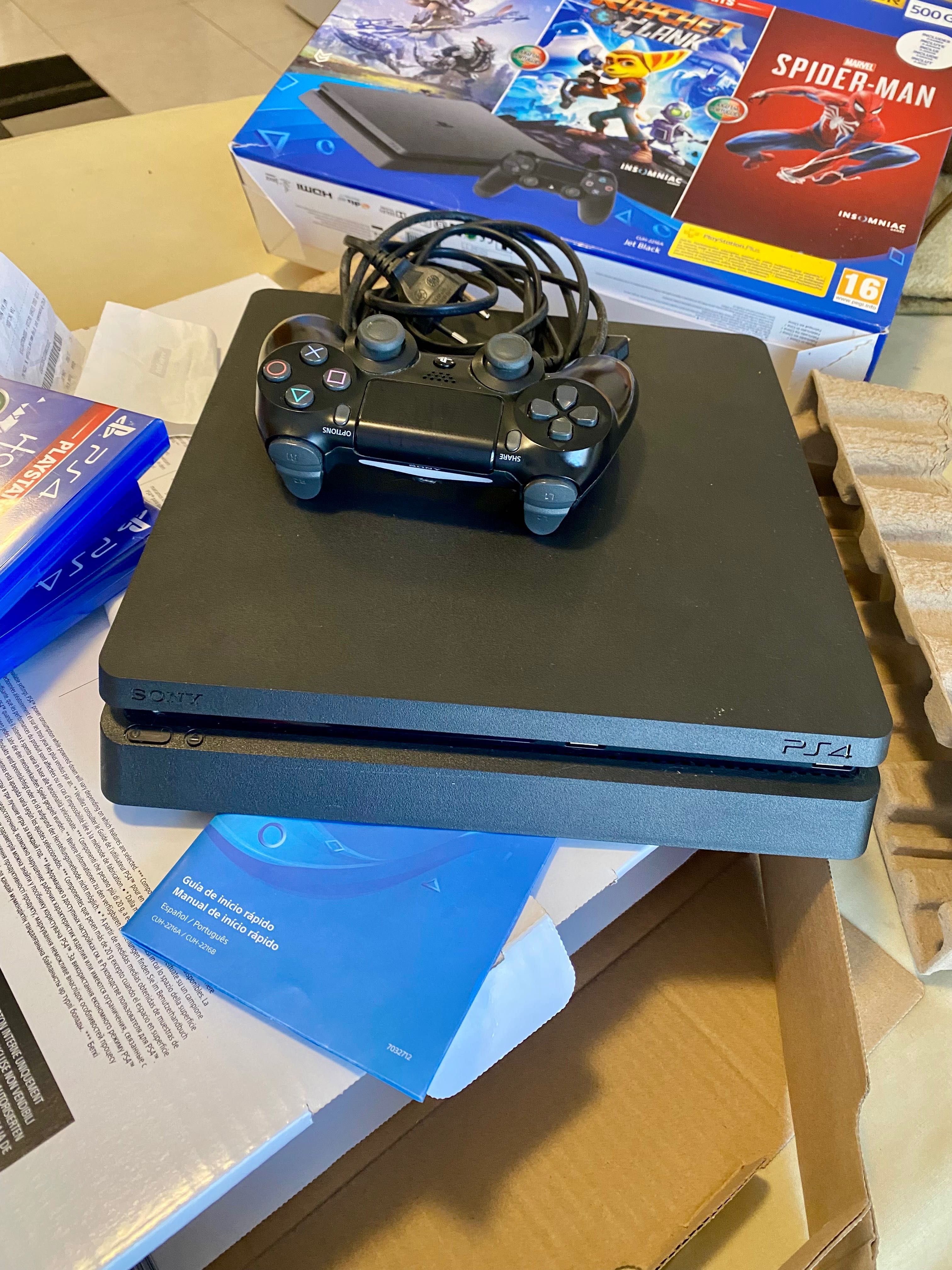 PlayStation 4 Slim nova