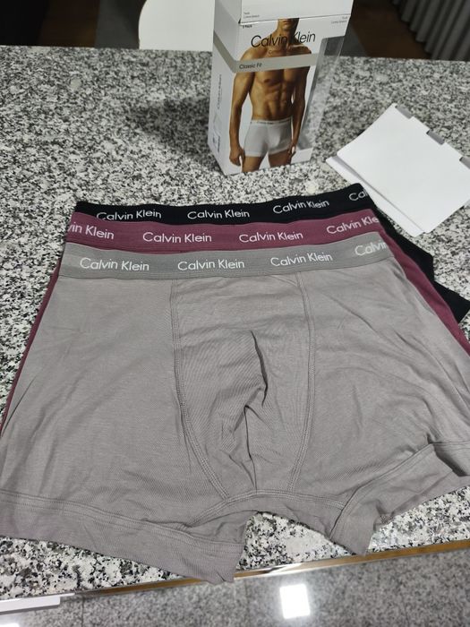 3 boxers novos em caixa - Calvin Klein
