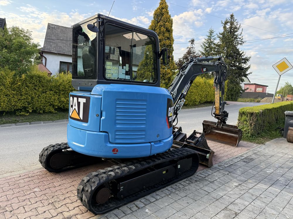 Minikoparka Caterpillar CAT 303.5 E CR z Niemiec 3.5tony 3 łyżki 2800h