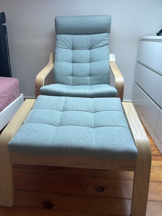 Cadeira basculante com apoio de pes