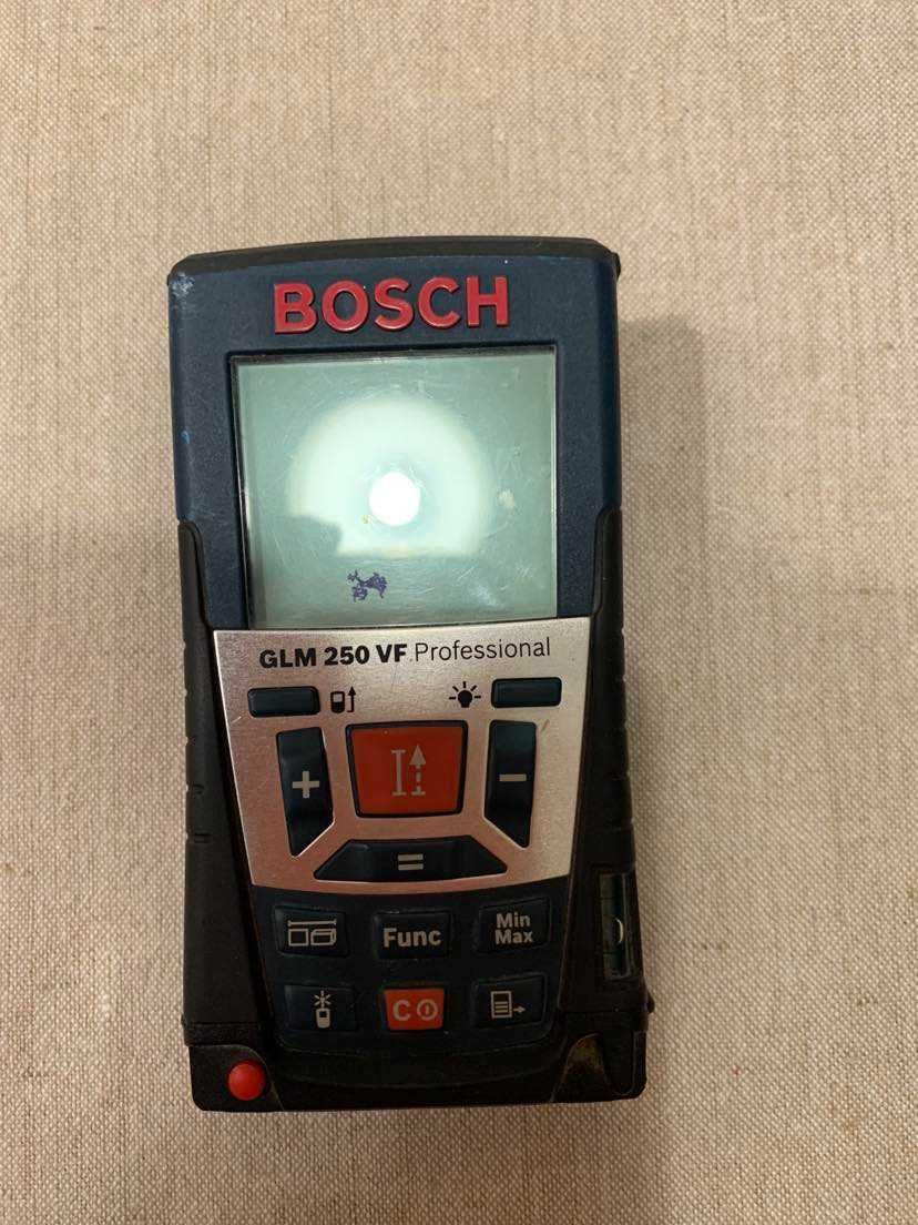 Dalmierz laserowy Bosch GLM 250VF