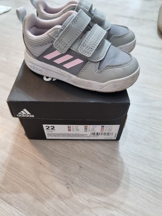 Buty adidas r 22