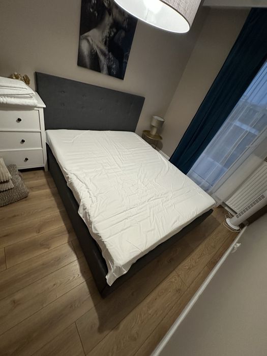 Łóżko tapicerowane z materacem 160x200