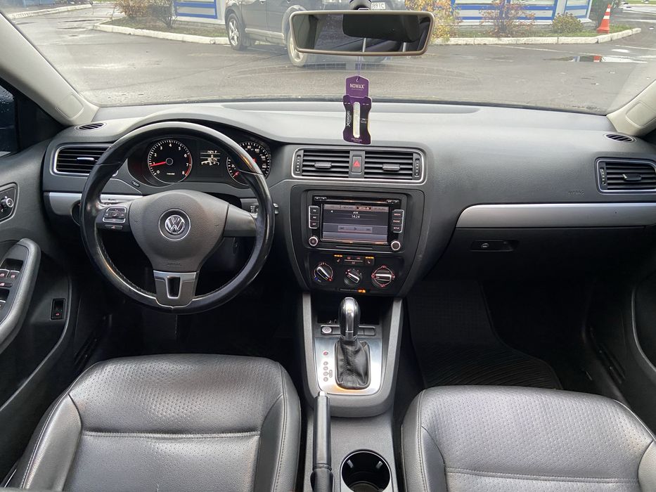 Volkswagen Jetta SE 2013 рік 1.8 Бензин Автомат