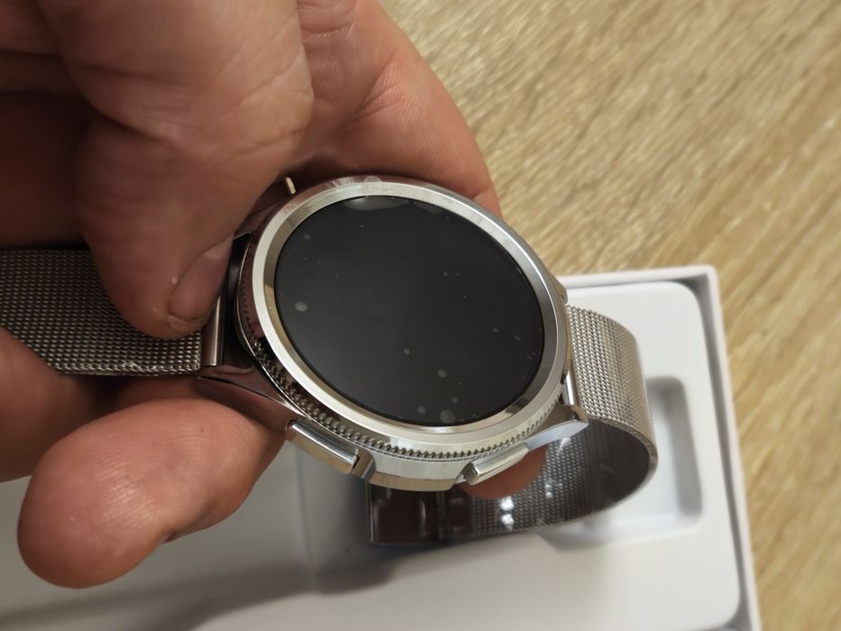 Классические смарт часы.  AMOLED, GPS.