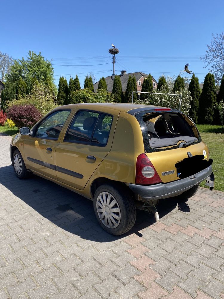 Renault Clio 2 1.6 uszkodzony