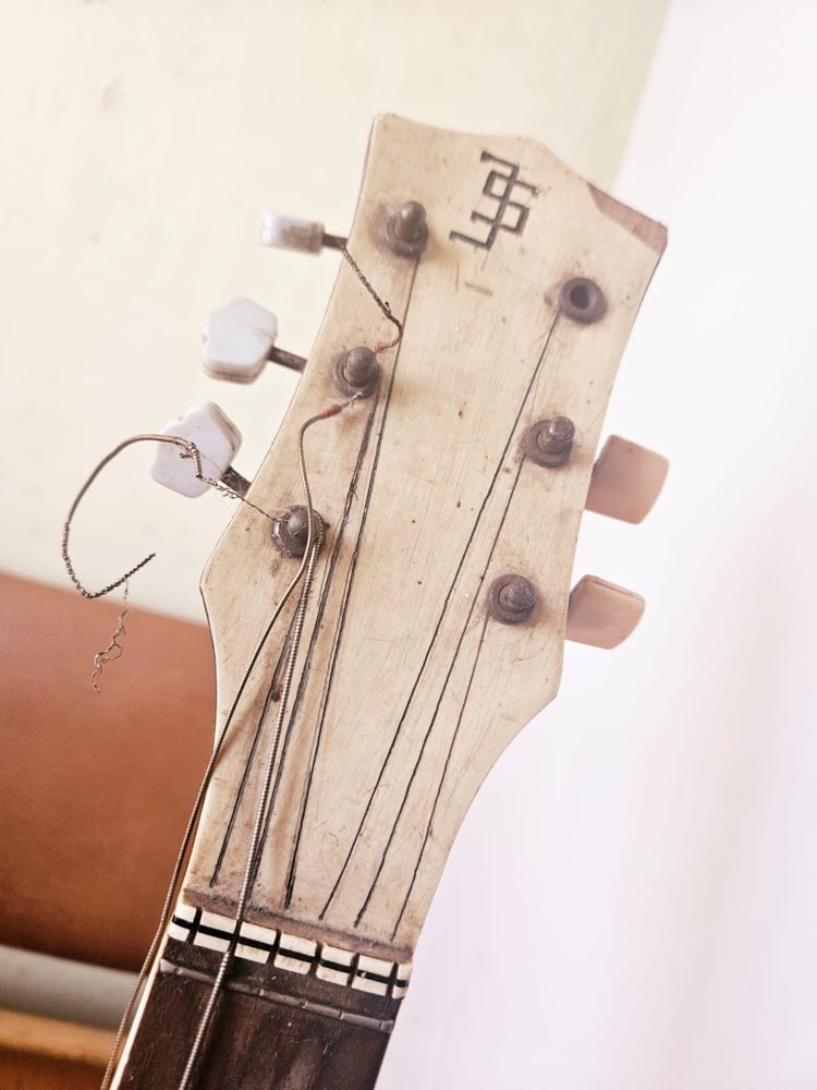 Stara Gitara z lat 70 tych