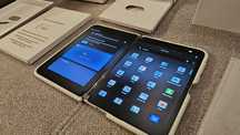 Surface Duo na caixa