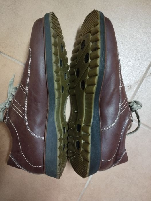 Sapatos/Tênis em pele n. 40