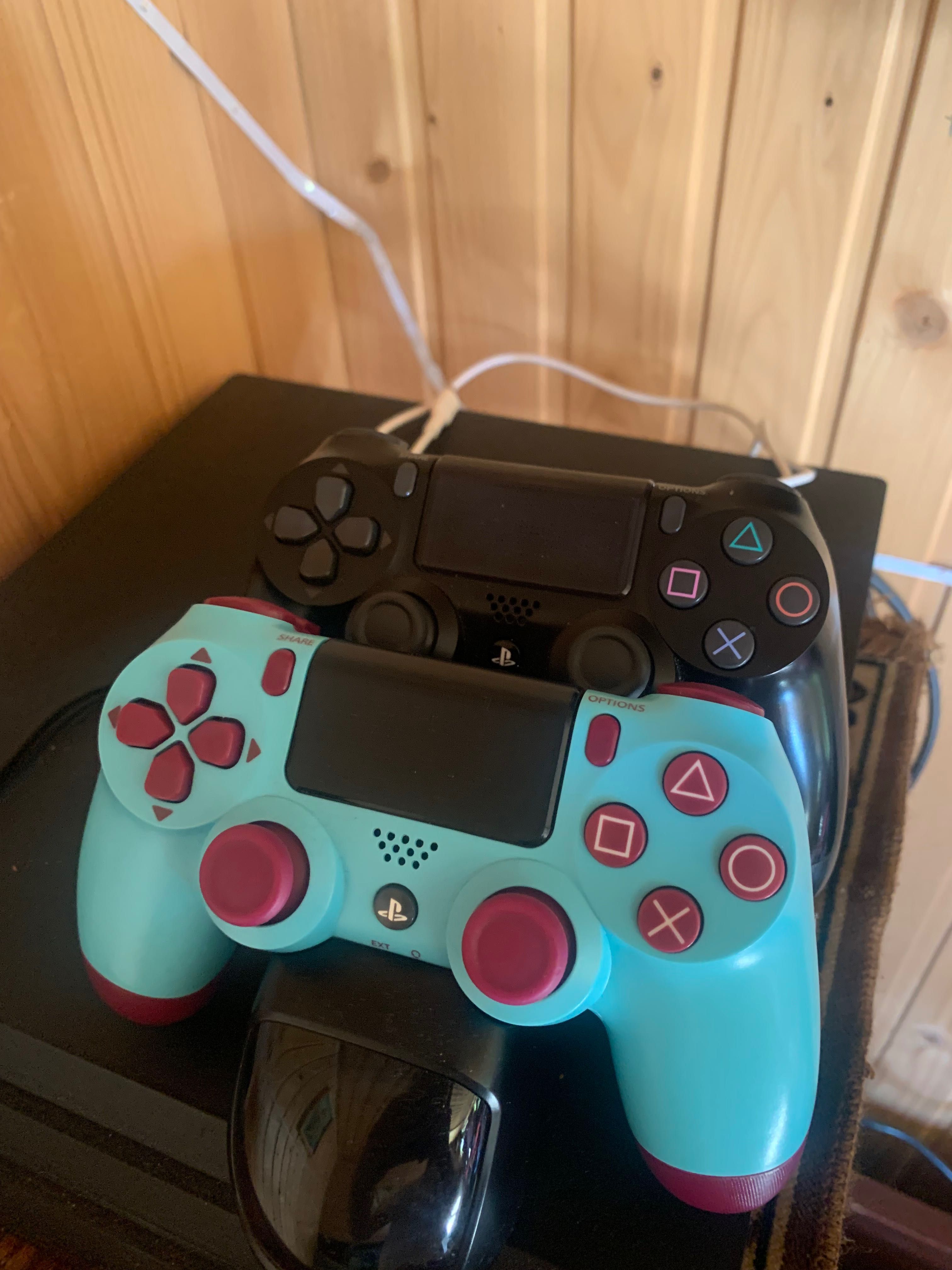 ps 4 pro + 4 ігри