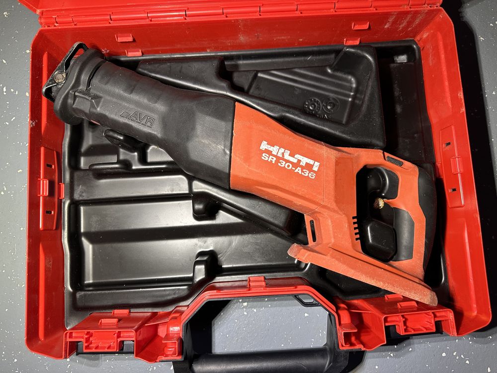 Безщіткова шабельна Hilti SR 30 A 36 Hilti WSR Сабельная пила