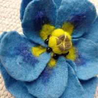 Ozdoba- filcowy kwiat