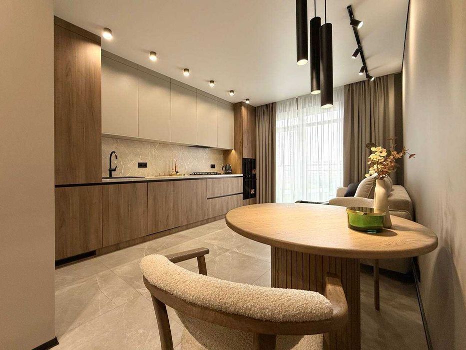 Стильна дизайнерська 1-к квартира в ЖК Липки, біля озера та парку