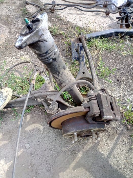 Kia Carens, Киа Цапфа поворотный кулак передний задний, ступица