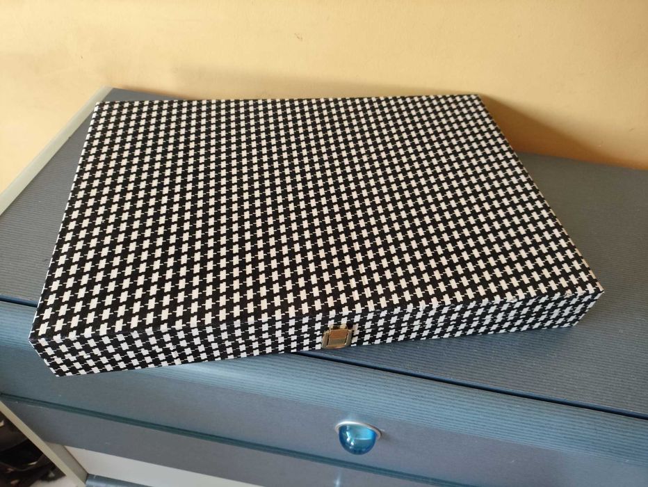 Zestaw sztućców w walizce