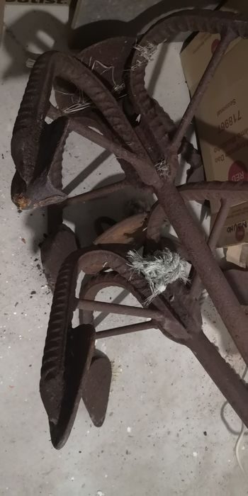 Âncoras de navio em ferro