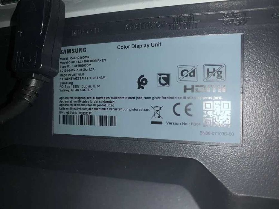 Monitor Samsung Curvo 49" - QLED, 32:9, 144Hz, HDR