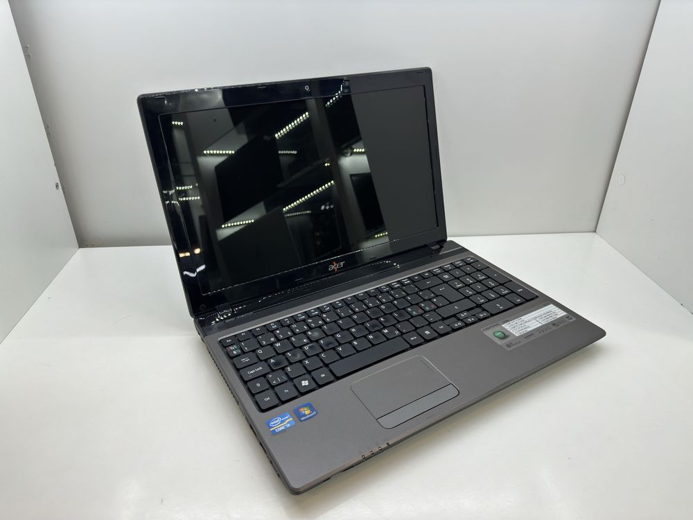 Acer Aspire 5750 - i3-2350M/ 4GB / 500GB HDD / 15.6 HD Ready /HD 3000/