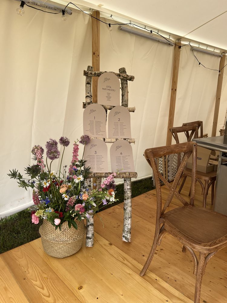 Wynajem krzeseł boho, stołów i namiotów eventowych – Suntago i okolice