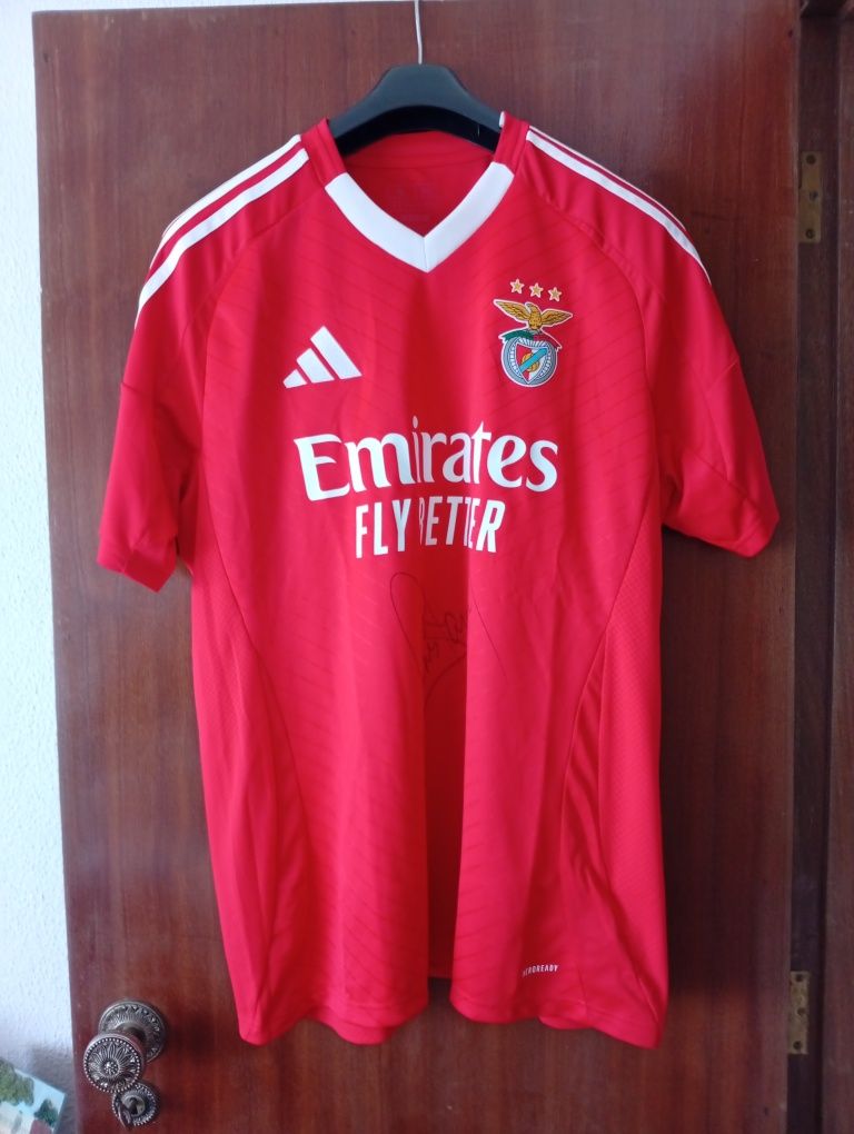 Camisola Oficial SLB assinada Lenda Carlos Manuel