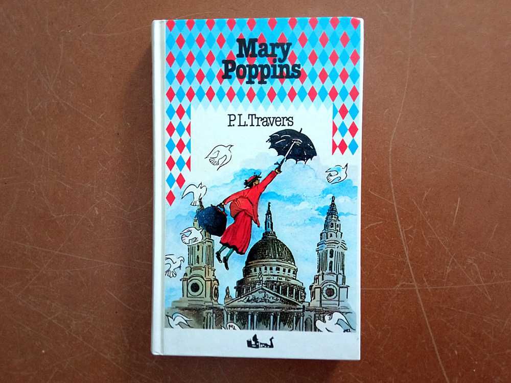 Livro "Mary Poppins" de P. L. Travers - Colecção Arlequim