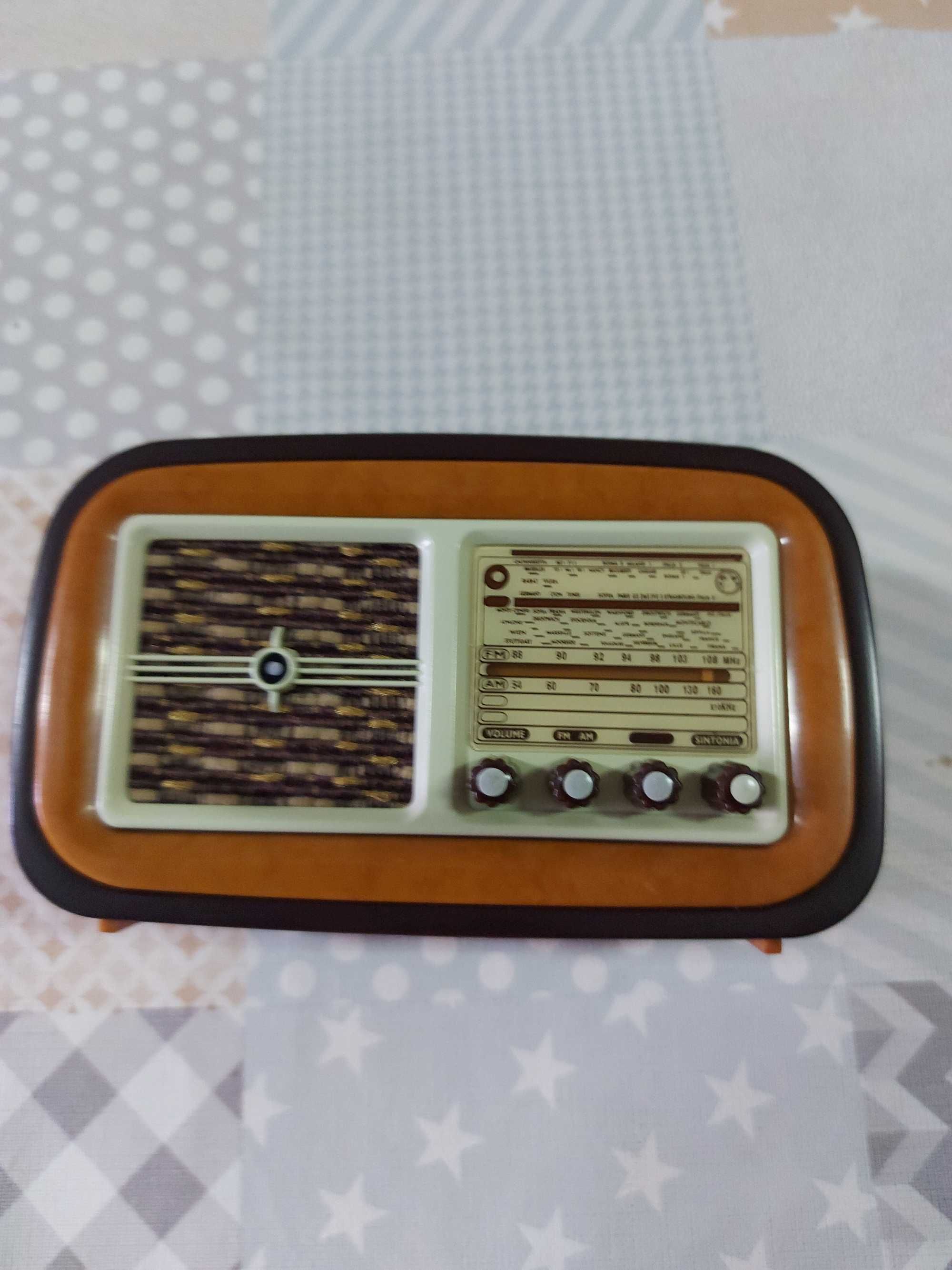 Rádios Antigos ( coleção em miniatura )