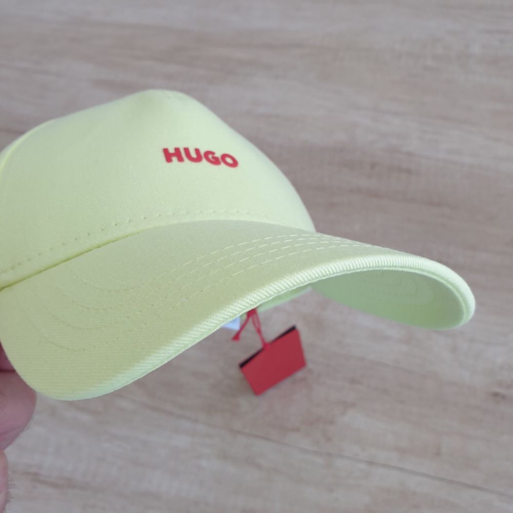 Кепка женская HUGO , Hugo Boss. Оригинал.